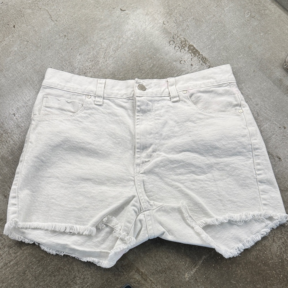White Frayed Hem Women's Denim Shorts high rise